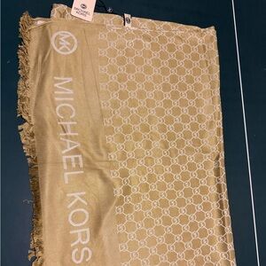 Michael Kors Elegant Gold Patterned Scarf